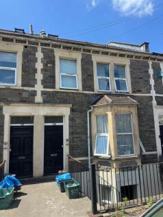 Charming terraced house with classic stonework ...