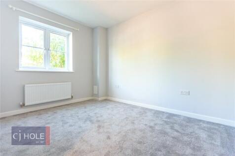 Bright and freshly decorated double bedroom fea...