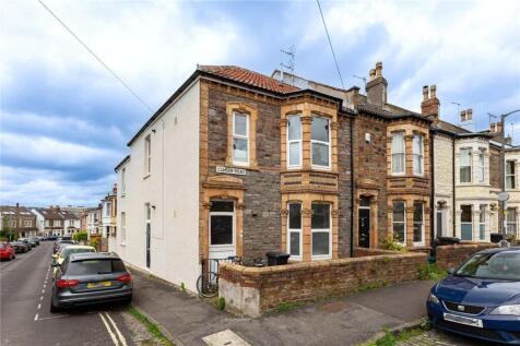Beautifully maintained classic terraced house s...