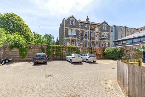 Bright and spacious front view of a charming te...