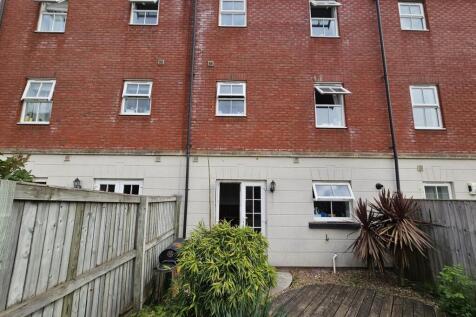 A charming rear view of a terraced student prop...
