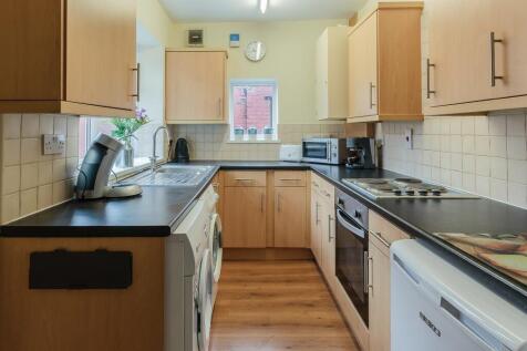 A well-maintained, contemporary kitchen featuri...