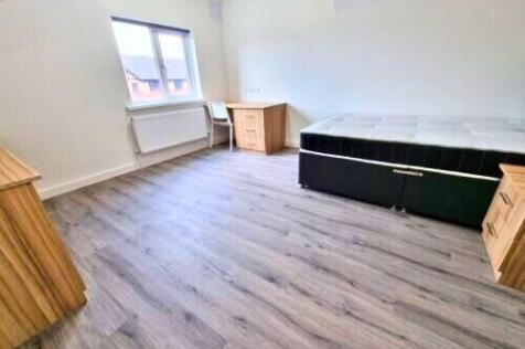 Bright and clean single bedroom featuring moder...