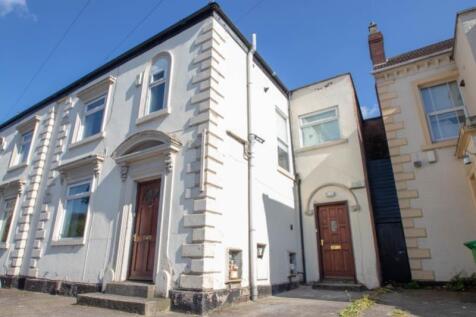 Charming traditional terraced house with classi...