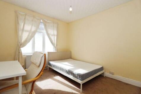 Bright and inviting double bedroom featuring a ...