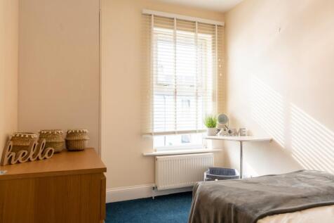 Welcome to this beautifully designed double bed...