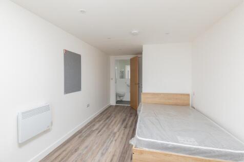 A spacious and bright double bedroom, perfect f...