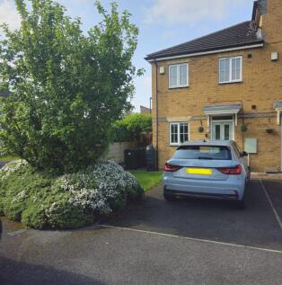 Bright and well-maintained terraced house exter...