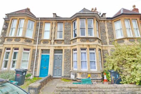 Attractive stone-fronted terraced house featuri...