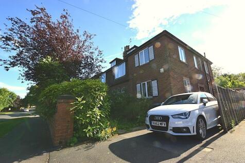 Bright and charming exterior of a semi-detached...