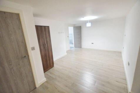 Bright and spacious double bedroom featuring li...