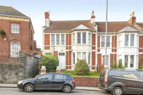 A traditional terraced house with a charming br...