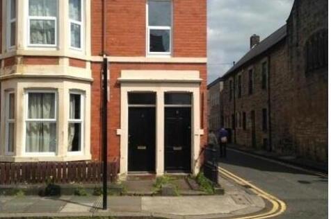 Charming front view of a well-maintained proper...