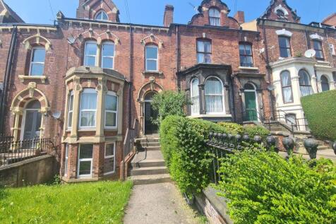 A charming historic property with a well-mainta...