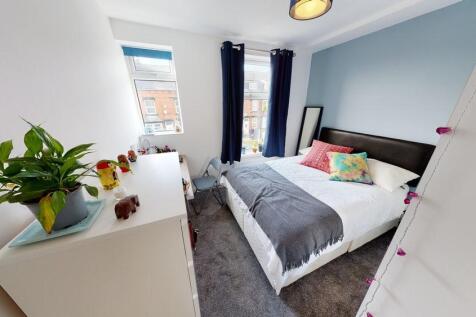 A cozy and well-maintained single bedroom featu...