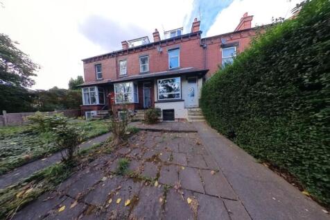 A charming view of the front exterior of a resi...