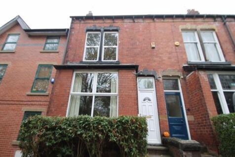 A charming view of the front exterior of a trad...