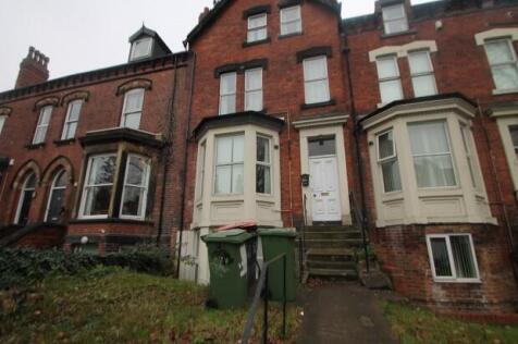 A charming front view of the property showcasin...