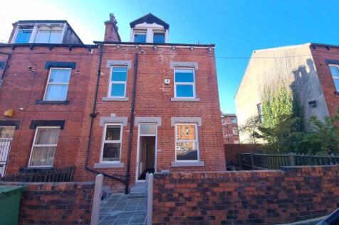 A charming brick-fronted property with a welcom...