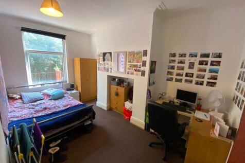 Bright and inviting double bedroom featuring a ...