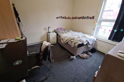 A small but functional bathroom with basic fixt...