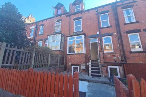 A charming brick-fronted property with a well-m...