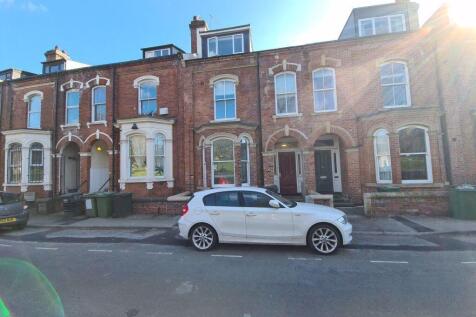 A charming and well-maintained residential buil...