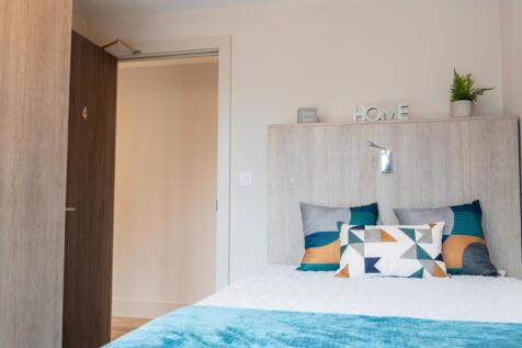 A beautifully presented double bedroom featurin...