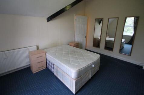 Neat furnished double bedroom with a mattress o...
