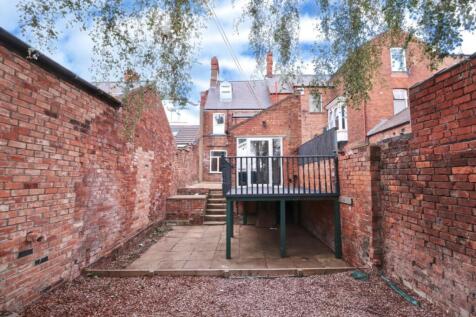 A spacious and inviting garden area, perfect fo...