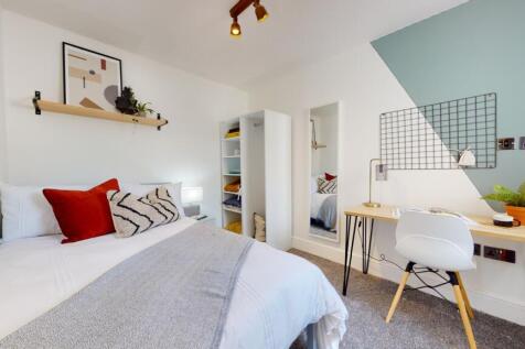 A stylish and inviting double bedroom perfect f...