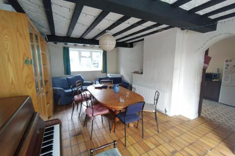 Bright, characterful living and dining space wi...