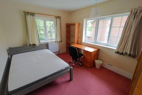Bright, well-presented bedroom with large windo...