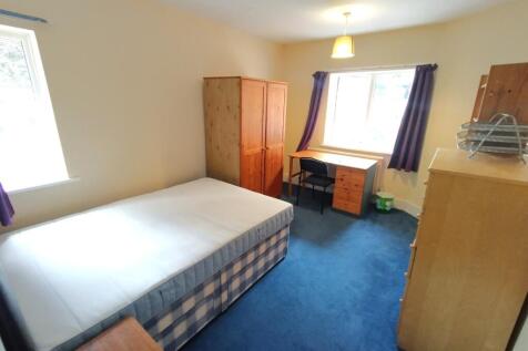 Bright, well-presented bedroom with a comfortab...