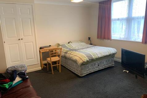 Bright, well-proportioned bedroom with a double...