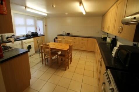 Spacious, well-equipped communal kitchen with a...