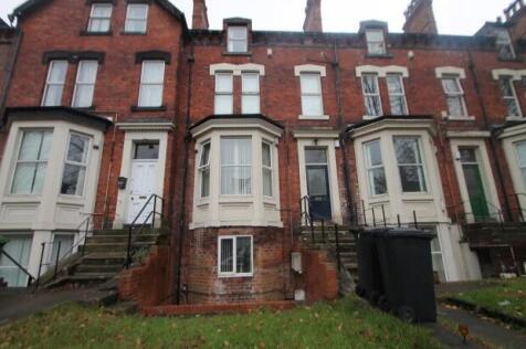 Attractive red-brick terraced house with bay wi...