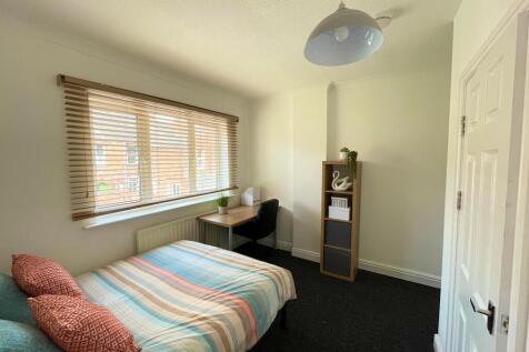 Bright, well-presented bedroom with a comfortab...