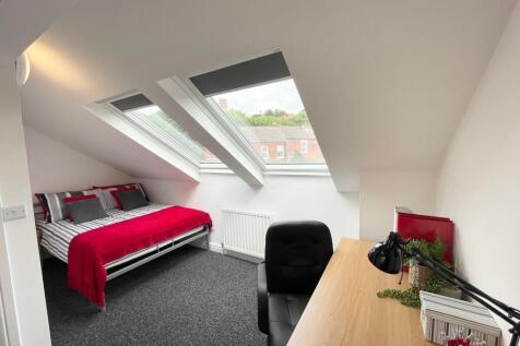 Bright, recently decorated attic double bedroom...