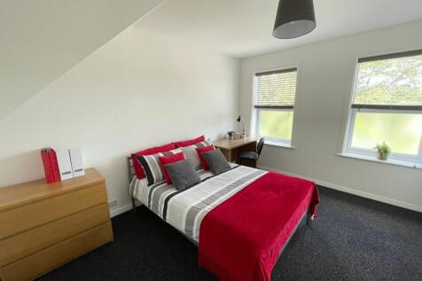 Bright, tidy double bedroom with a comfortable ...