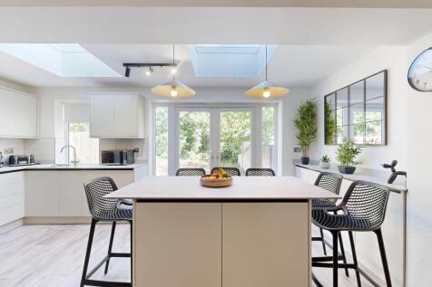 A well-maintained exterior view of a modern pro...