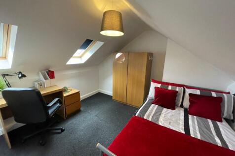 Bright, neatly presented double bedroom in a lo...