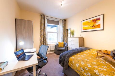 Bright, well-presented bedroom with a comfortab...