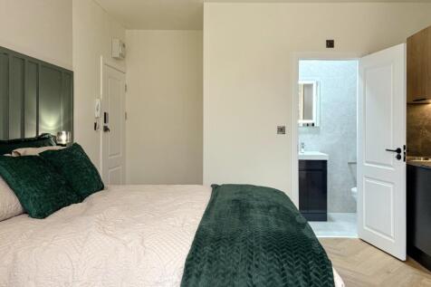 Bright, well-presented bedroom with a comfortab...