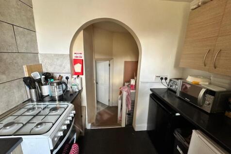 This charming kitchen features ample storage an...