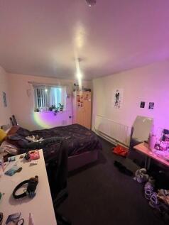 Well-appointed double bedroom with a comfy bed,...