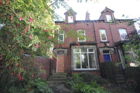 Charming red-brick terraced house with a privat...