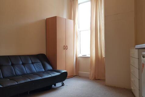 Main room/double glazed windows