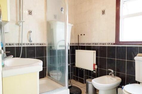 SECOND FLOOR BATHROOM
