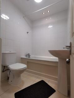 Three piece bathroom suite
